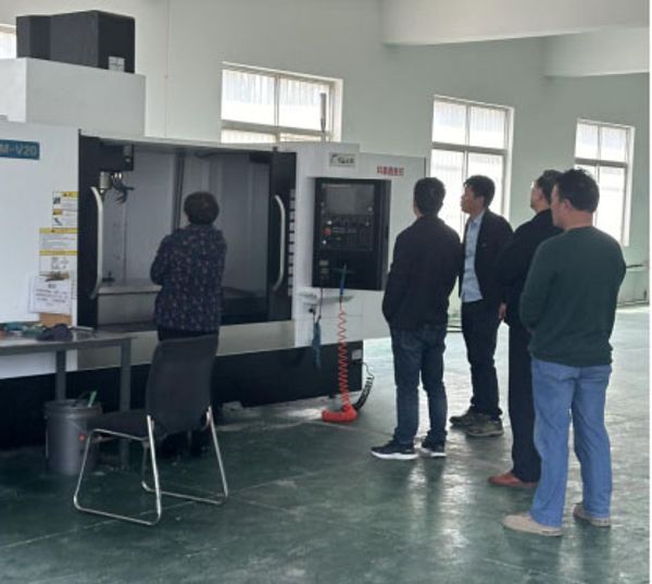 昆山某大型臺企客戶參觀進行交流合作