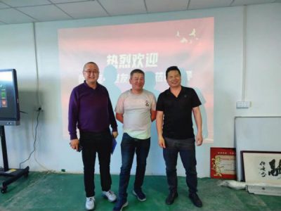 與哈薩克斯坦某大企客戶合作合影